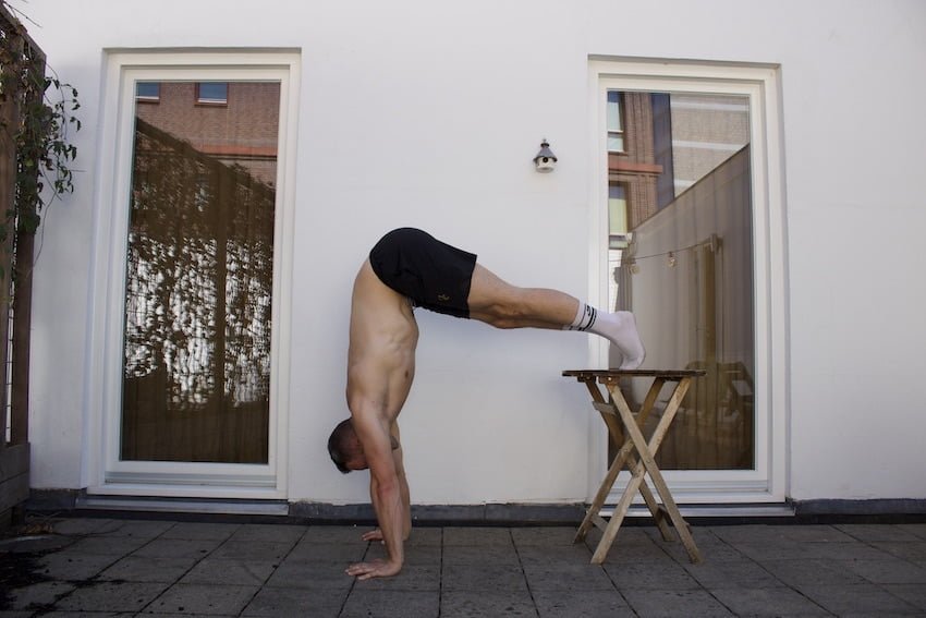 handstand leren: pike hold